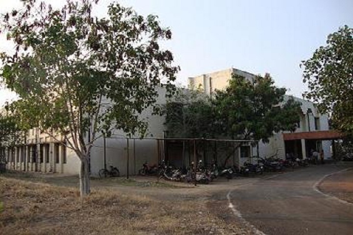 https://cache.careers360.mobi/media/colleges/social-media/media-gallery/11989/2019/1/16/Campus View of Government Polytechnic College Khargone_Campus-view.JPG